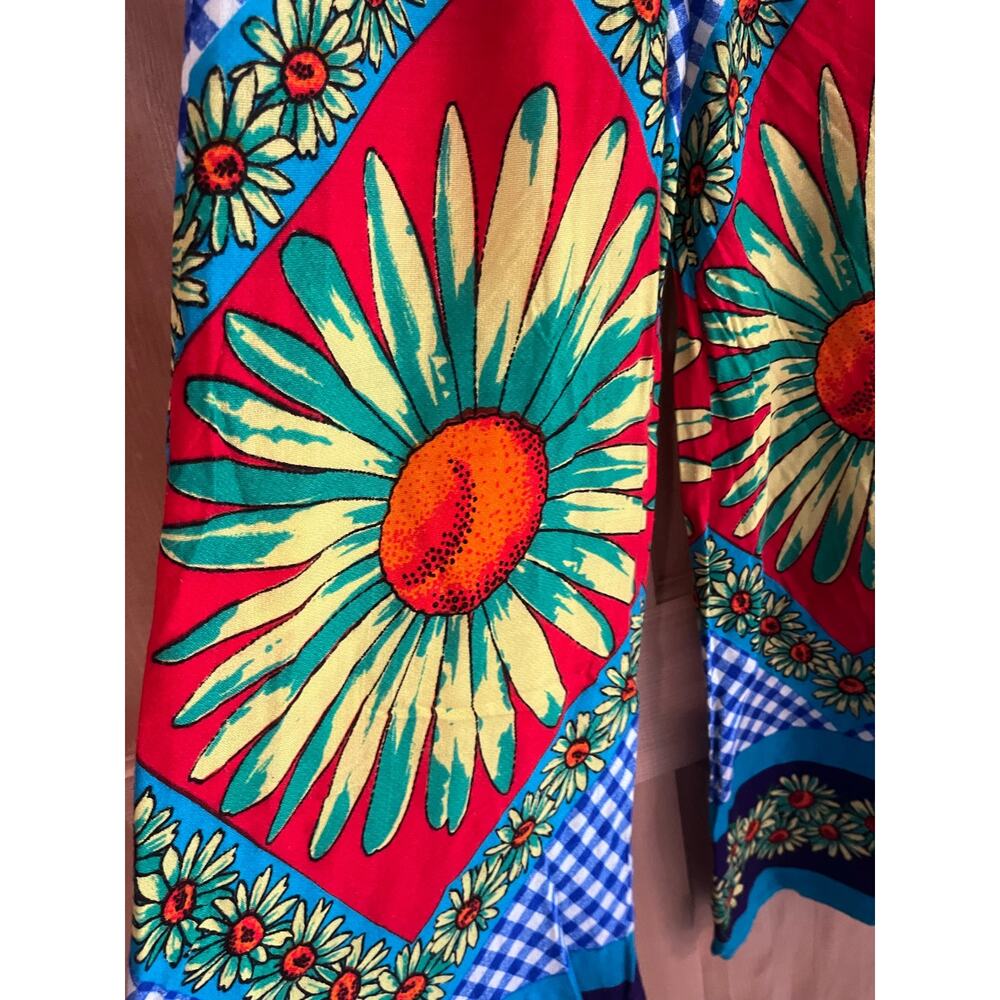 Vintage 1960’s flare flower pants size small with blue checkers - Picture 6 of 12